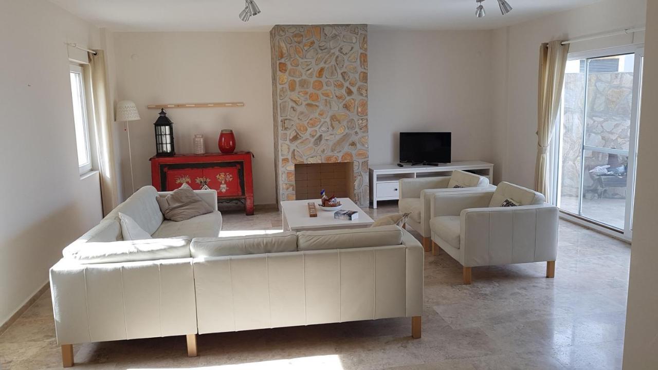 Melli-ilay Villa