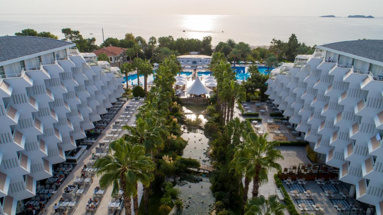 Rai Premium - Ex Queen's Park Hotel