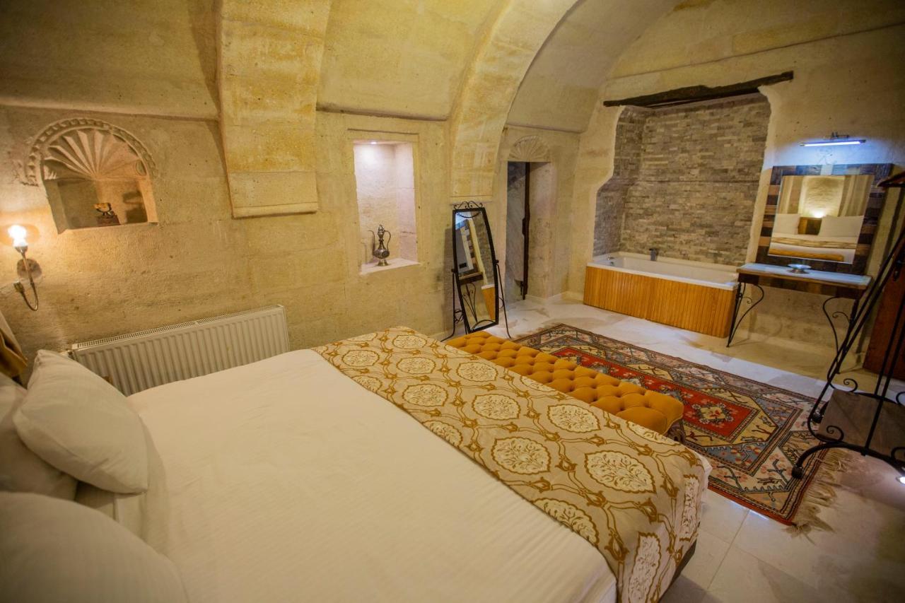Divan Cave House 4*