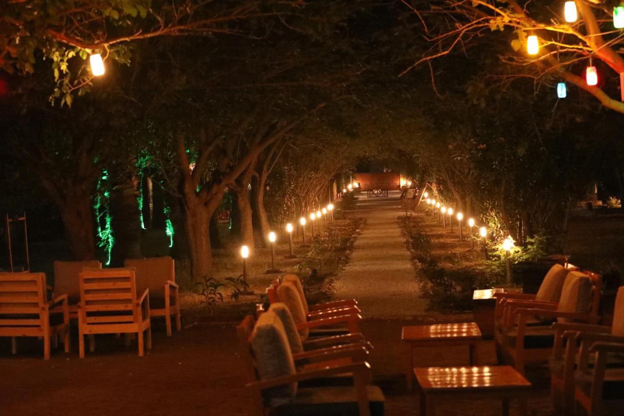 Eden And Beach Resort *
