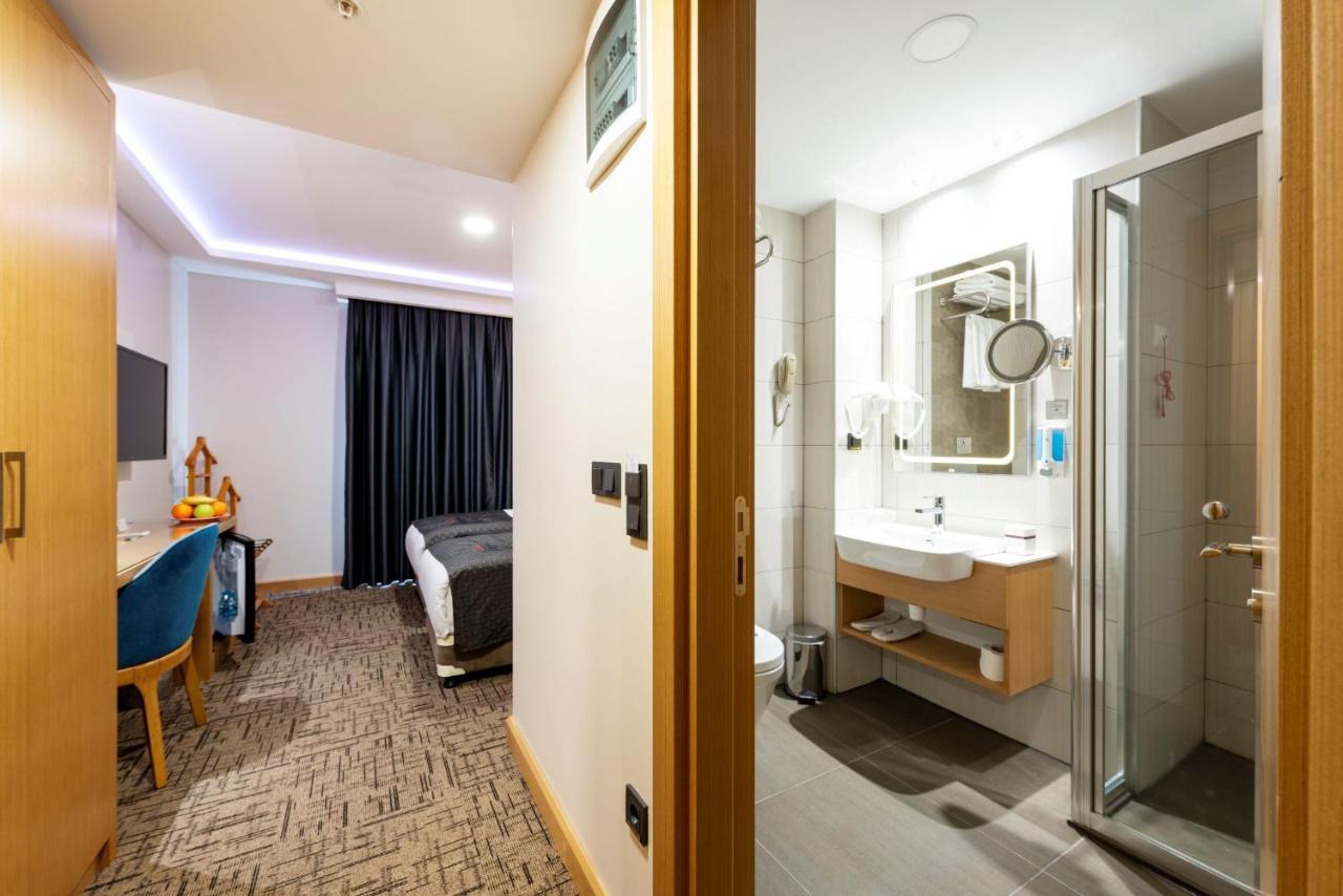 Hotel Boursier 2 & Istanbul