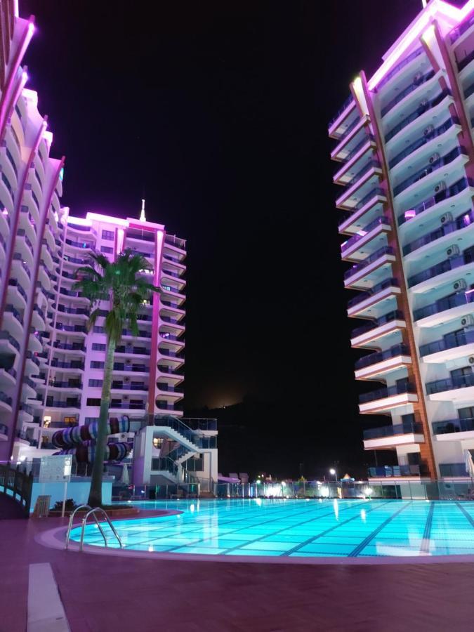 Azura Park Apartment *