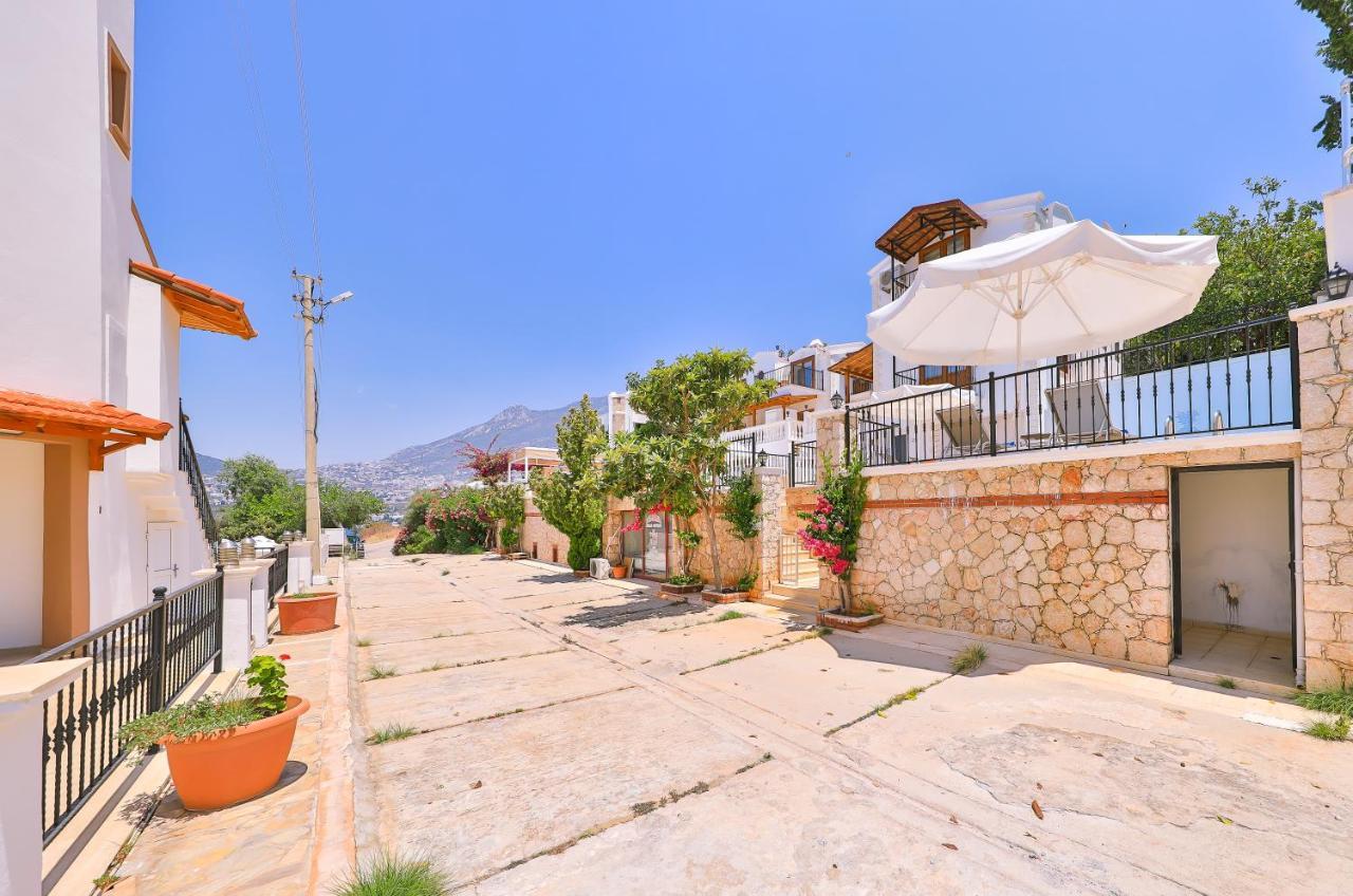 Aparthotel Kuluhana & Kalkan 3*