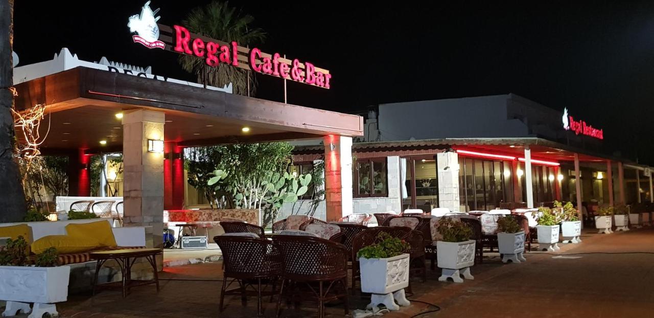 Regal Hotel 2*