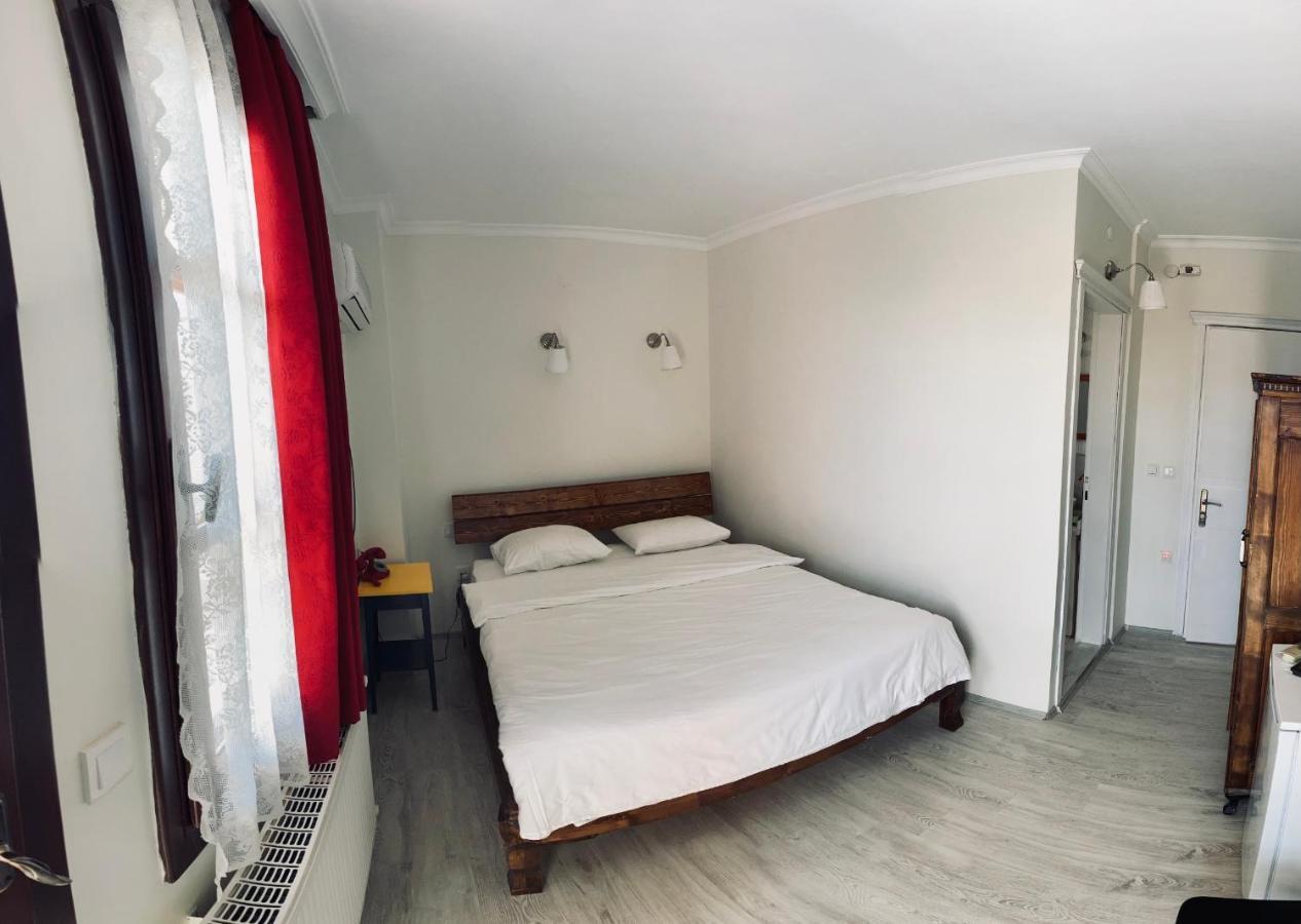 Erol - Adult Only 3*