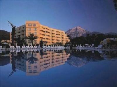 Corinthia Club Hotel