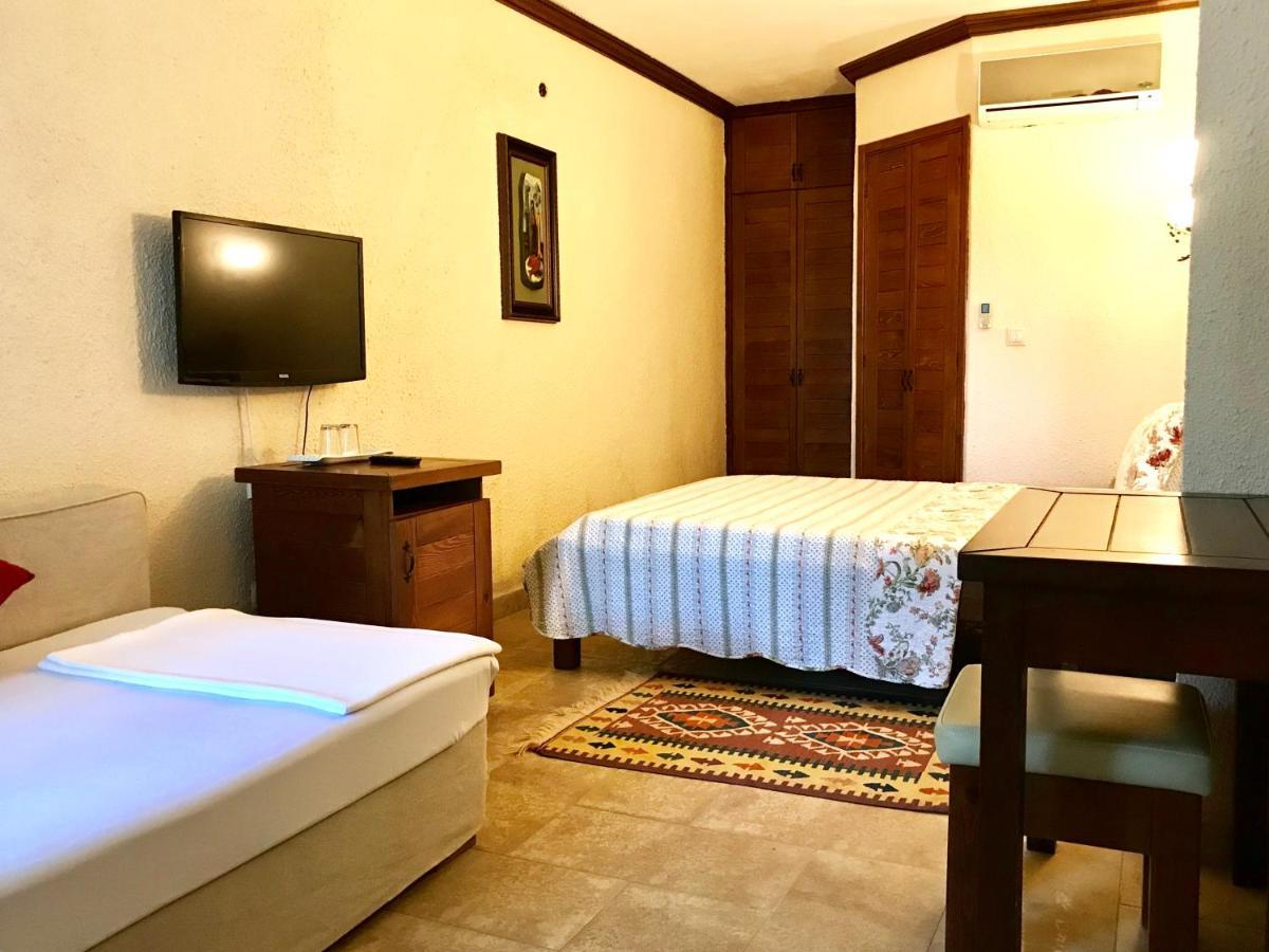 Ada Bacchus Hotel 2*