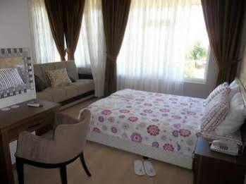 Hotel River 3*