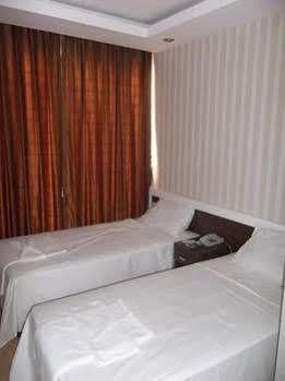 Hotel River