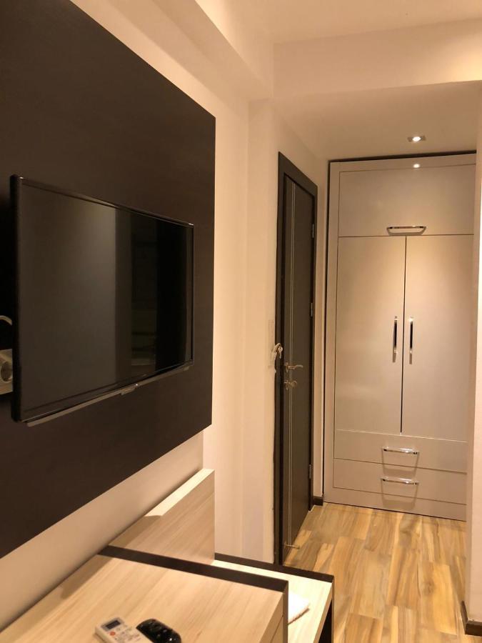 Hermes 4*