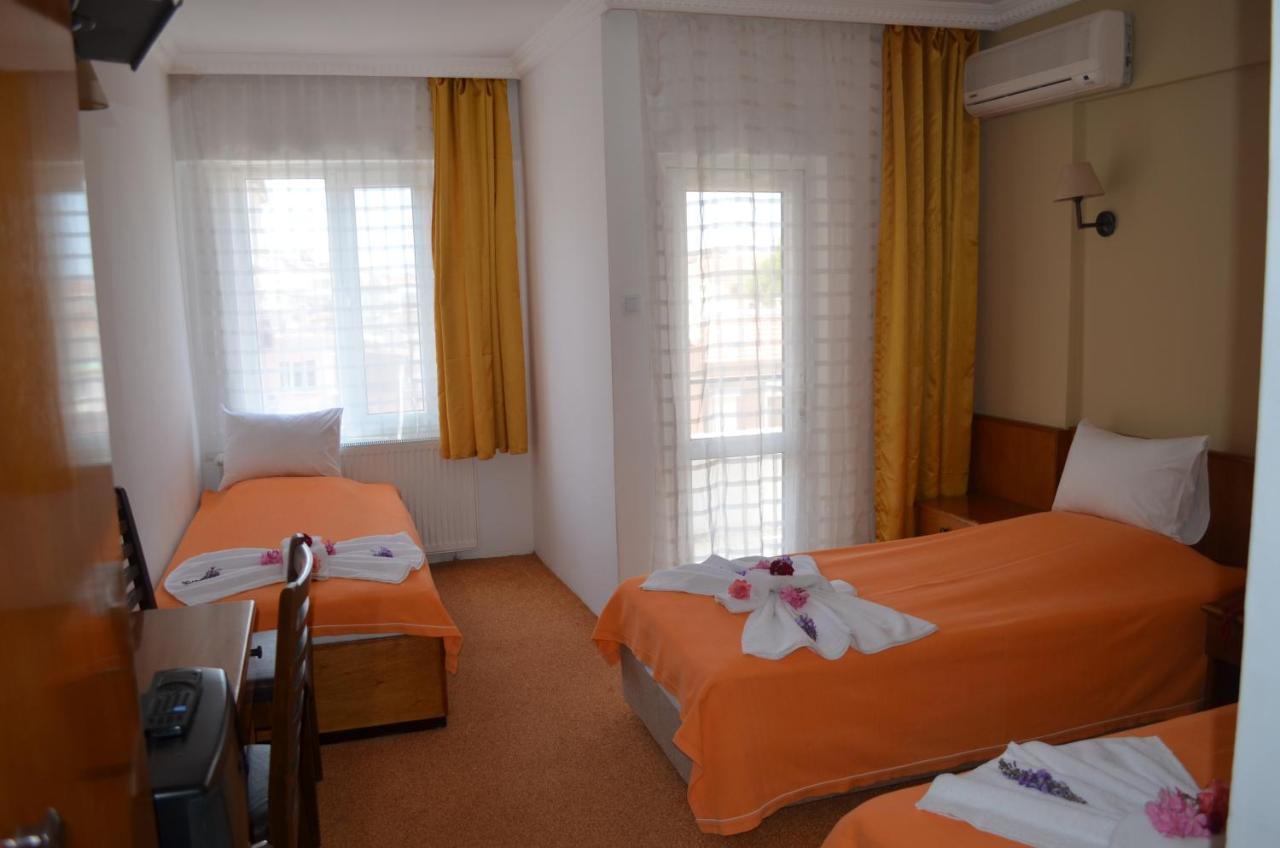 Megas Hotel