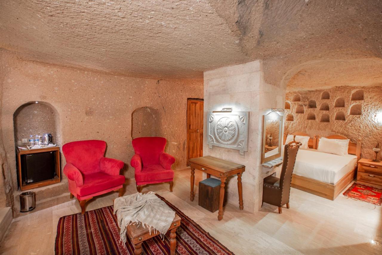 Caldera Cave & Restaurant