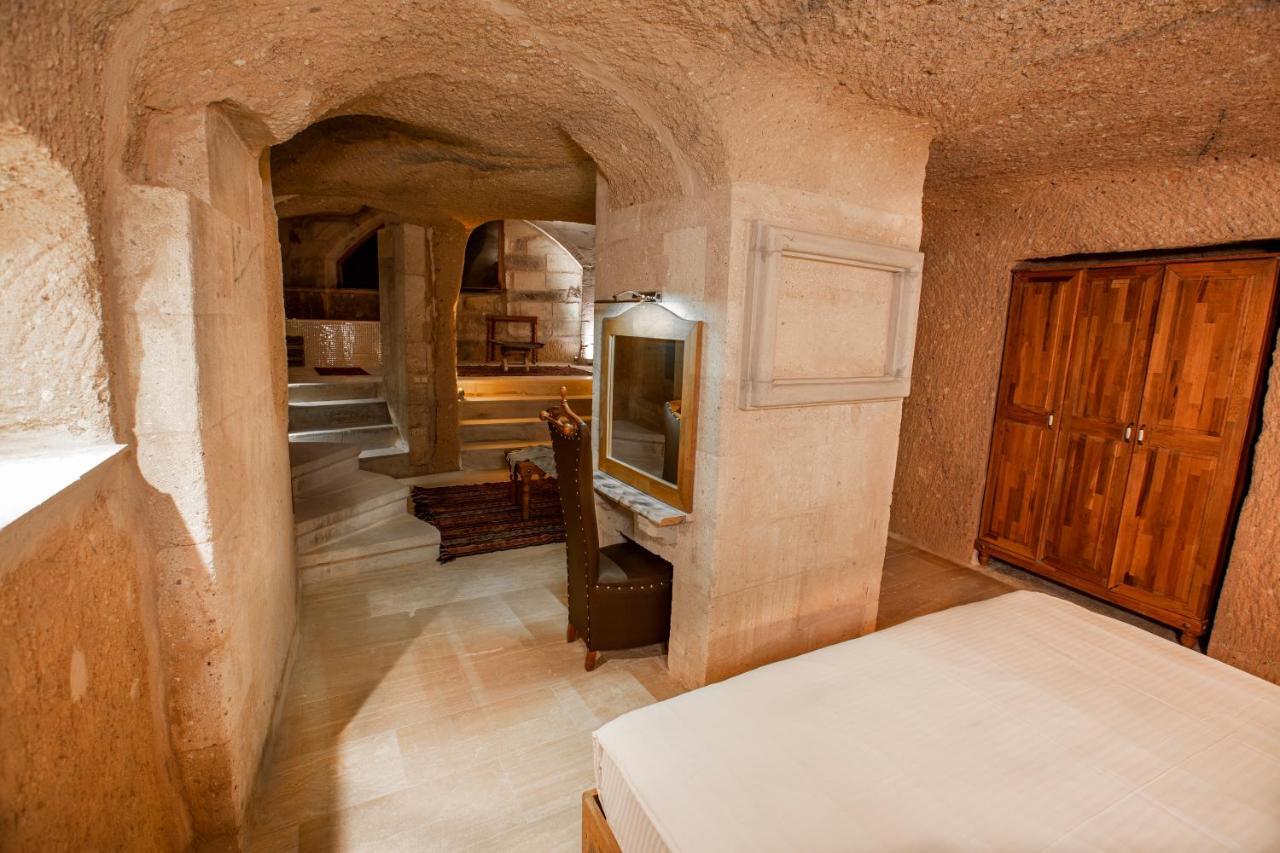 Caldera Cave & Restaurant Hotel