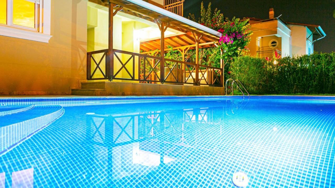 Villa Paradise Town Hadrian 100 Mbps Free Wifi *