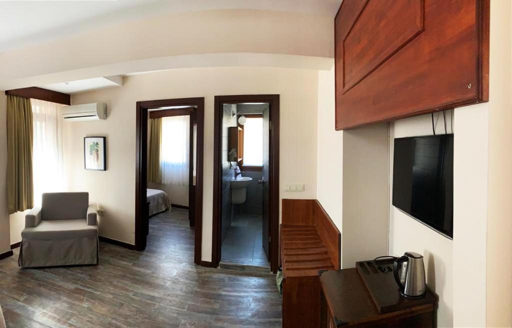 Mitos Guest house