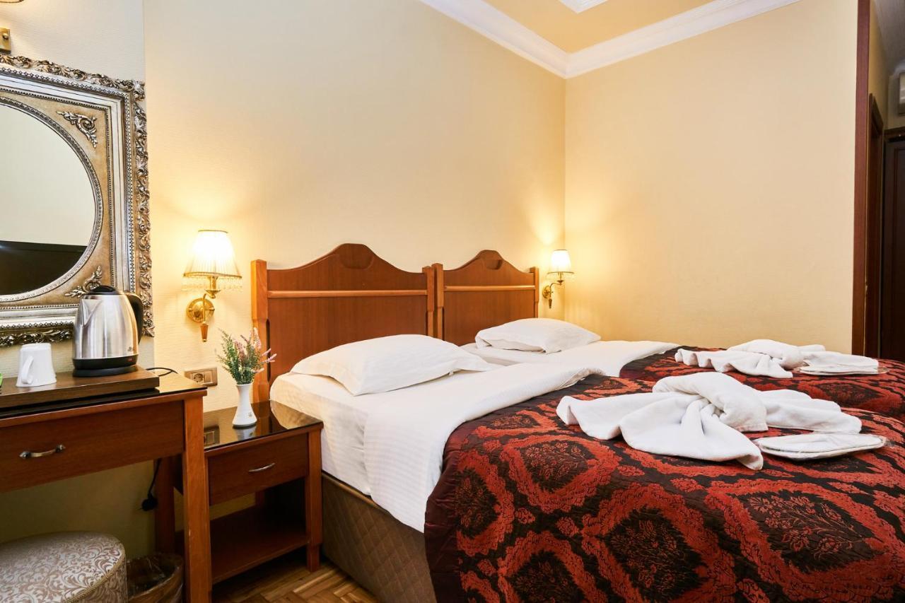 Hotel Amber & 4*