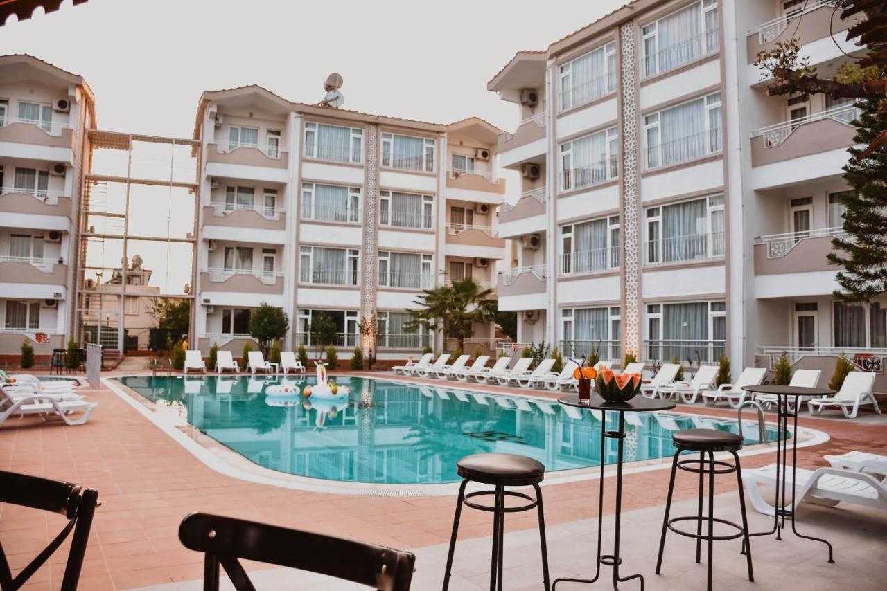 New Garden Aparthotelside 3*