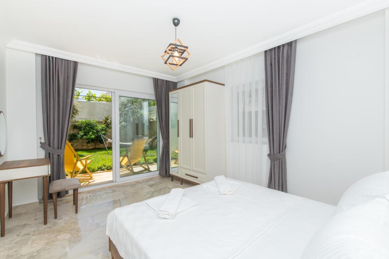 Garden Court Apartment *