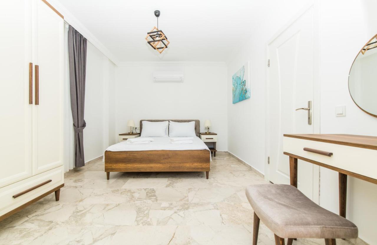 Apartment Garden Court