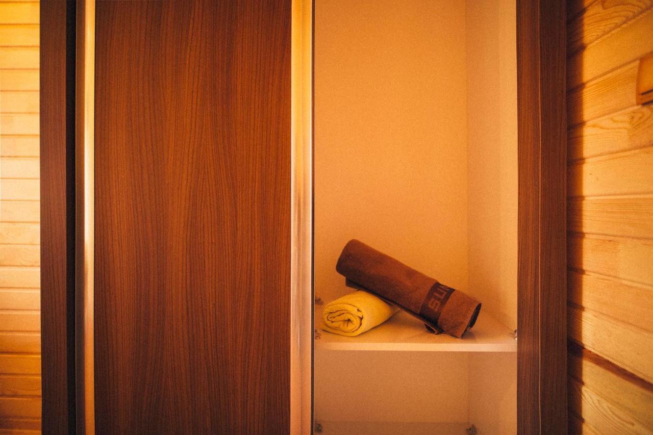 7 Hotel