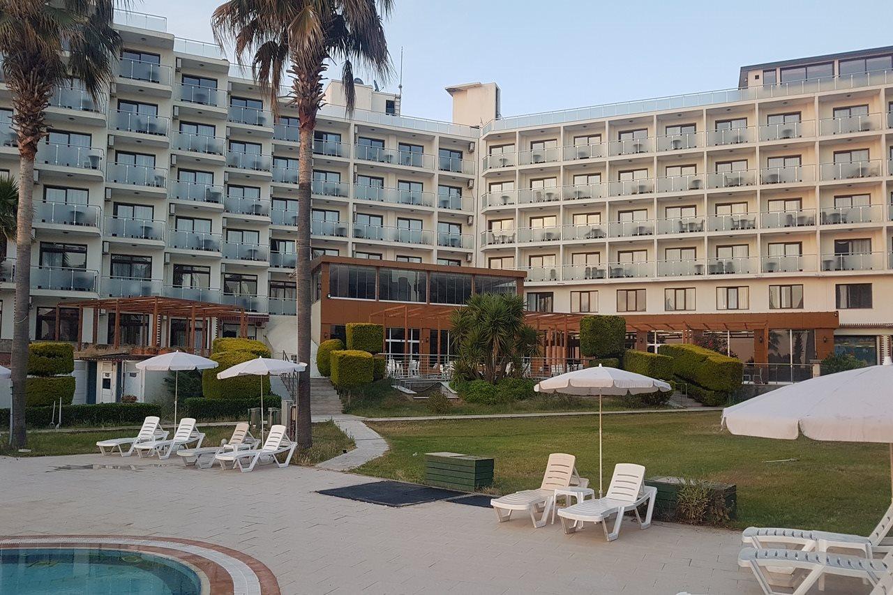 Royal Palace Hotel