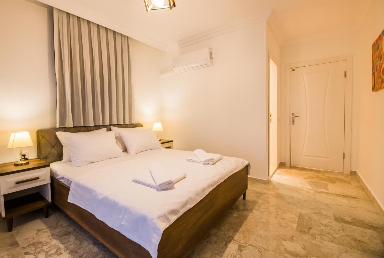 Garden Court Apartment