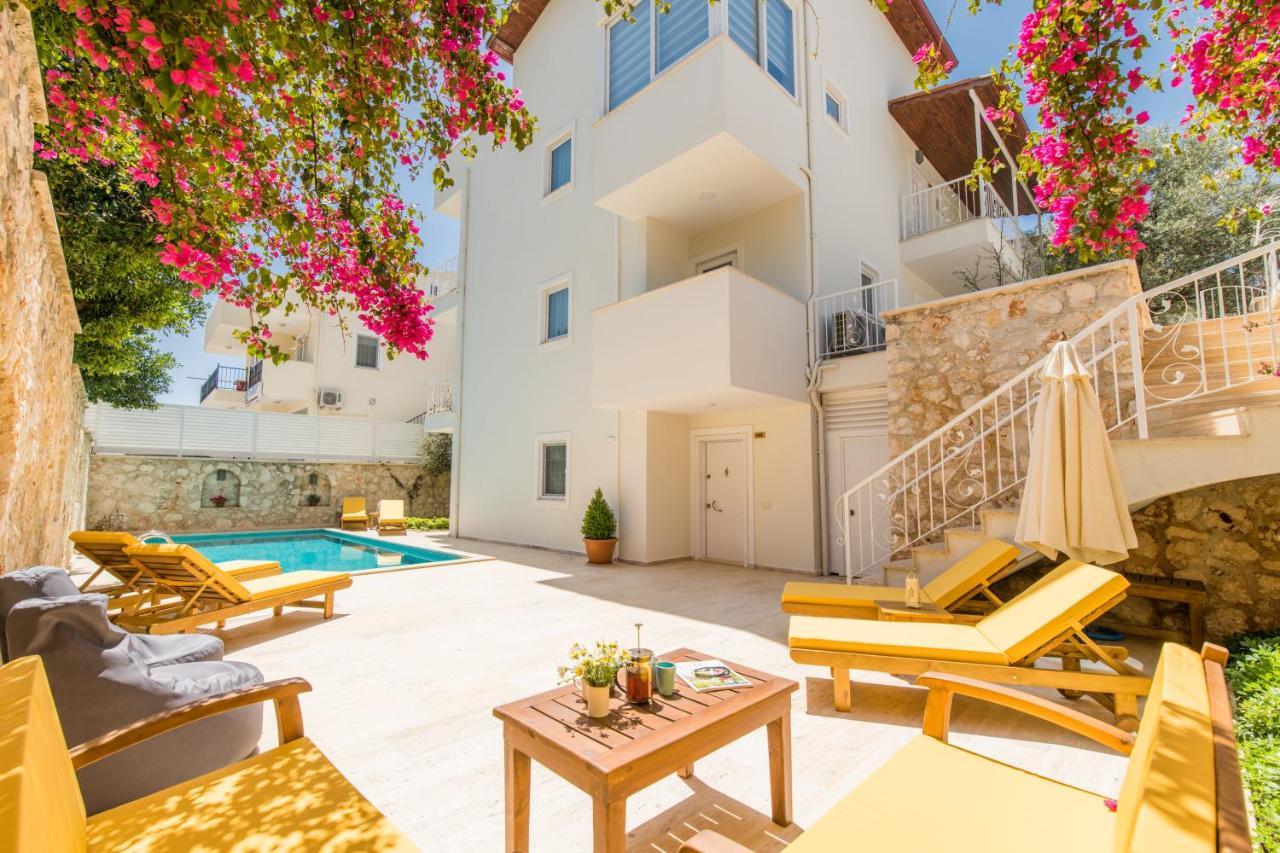 Apartment Garden Court *