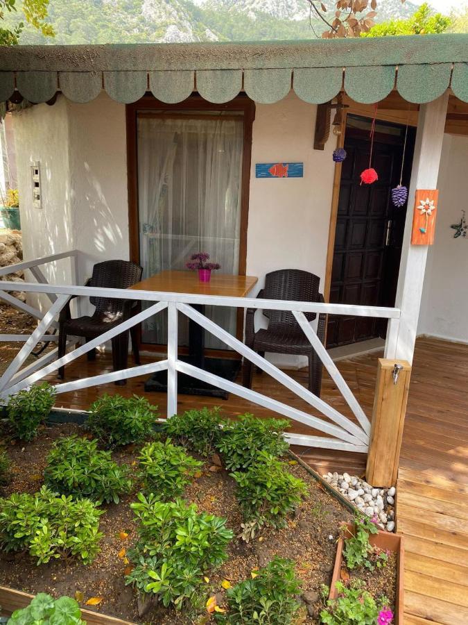 Kara Kedi Bed & Breakfast
