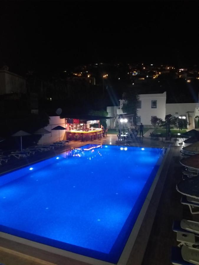 Aparthotel Paradise 3*