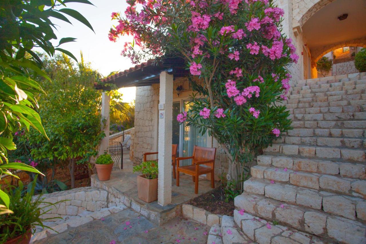 Mekvin Deniz Feneri Lighthouse 3*