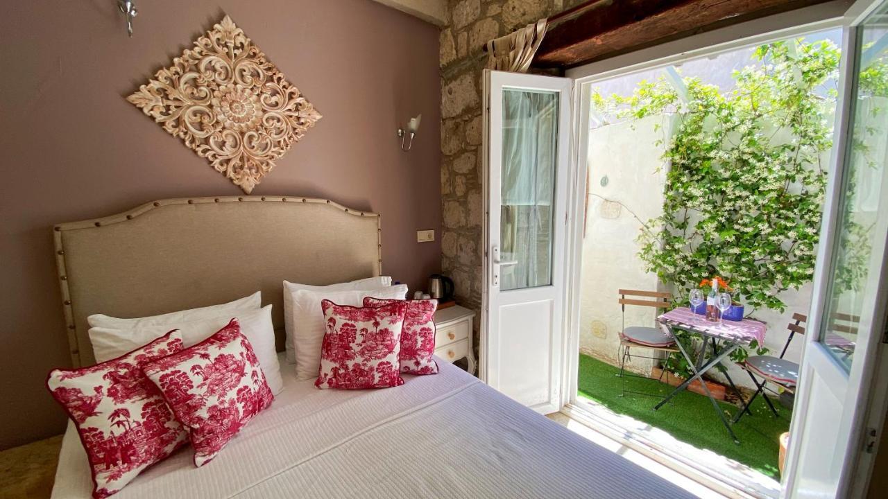 Maison D'azur Bed & Breakfast