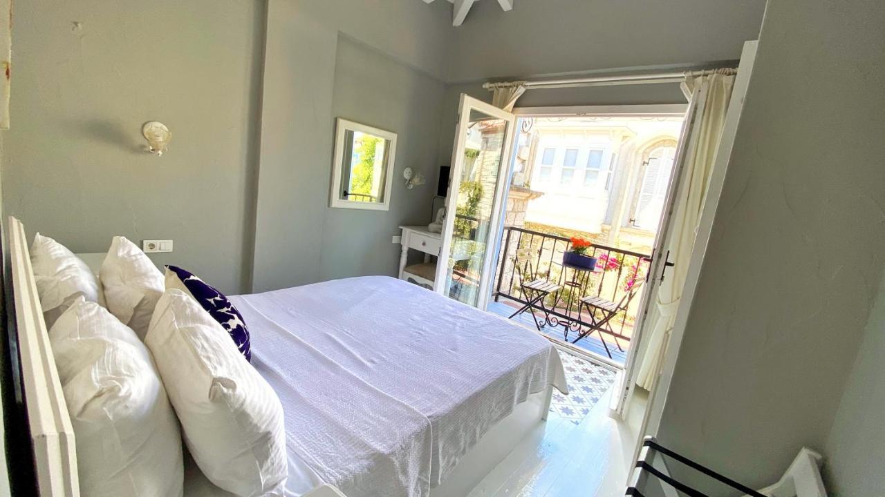Maison D'azur Bed & Breakfast 2*
