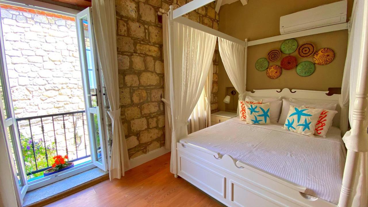 Maison D'azur Bed & Breakfast 2*