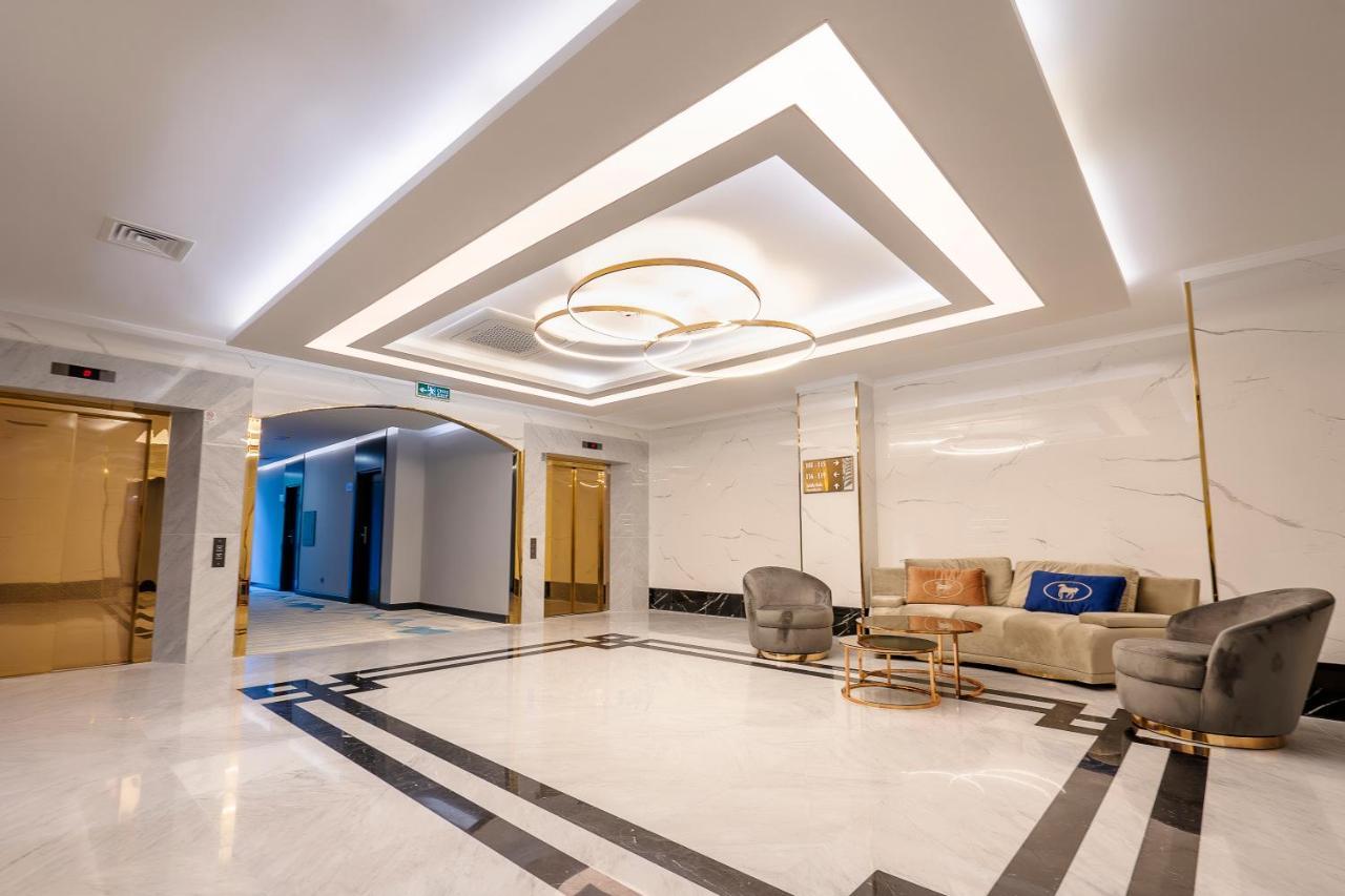Hotel Aileena & *