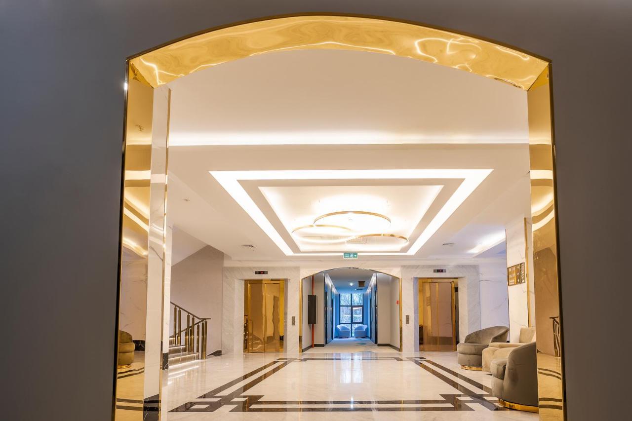 Aileena & Hotel