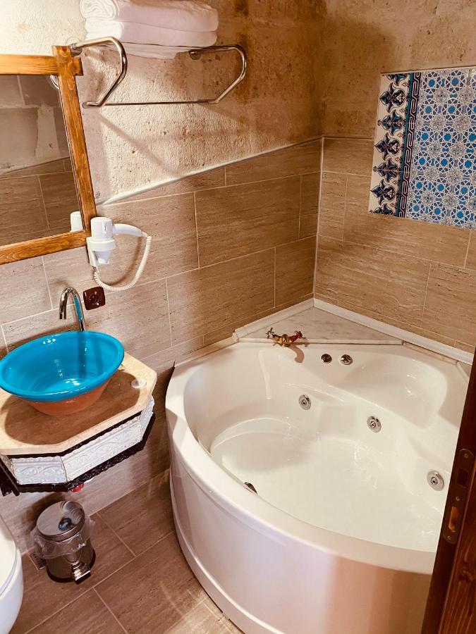 Zuwinasa House Hotel *