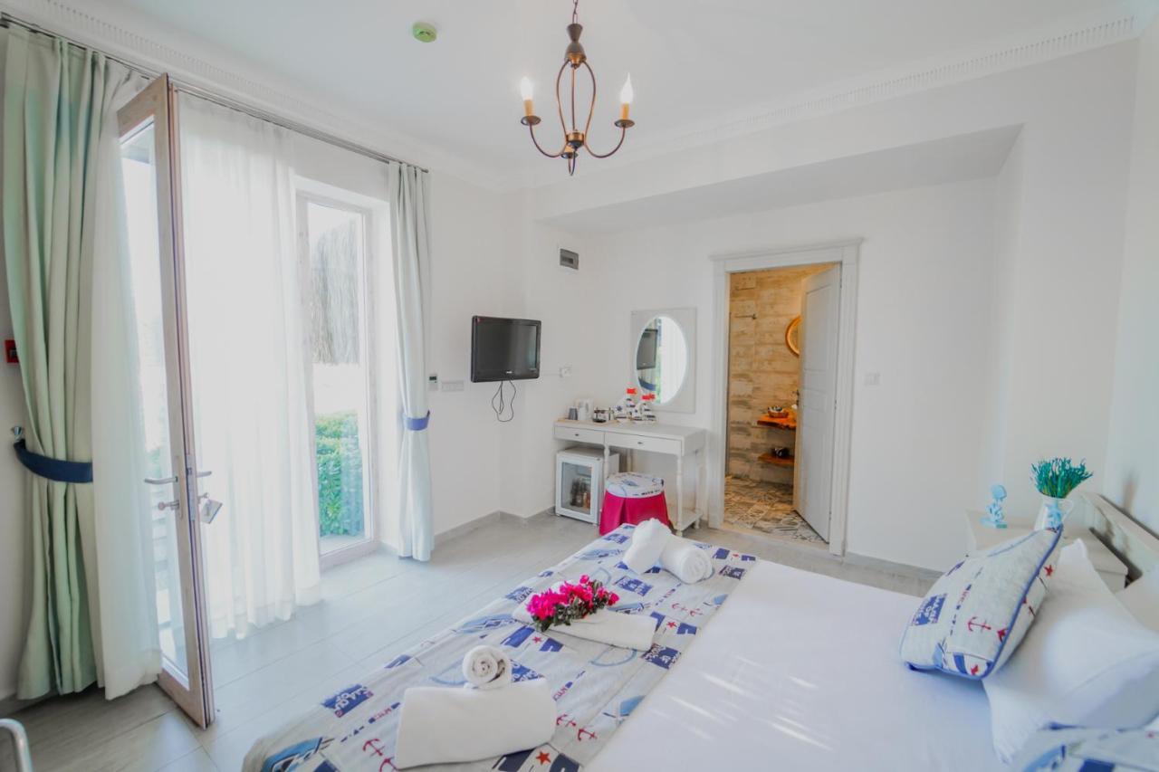 Marina Palace 2*
