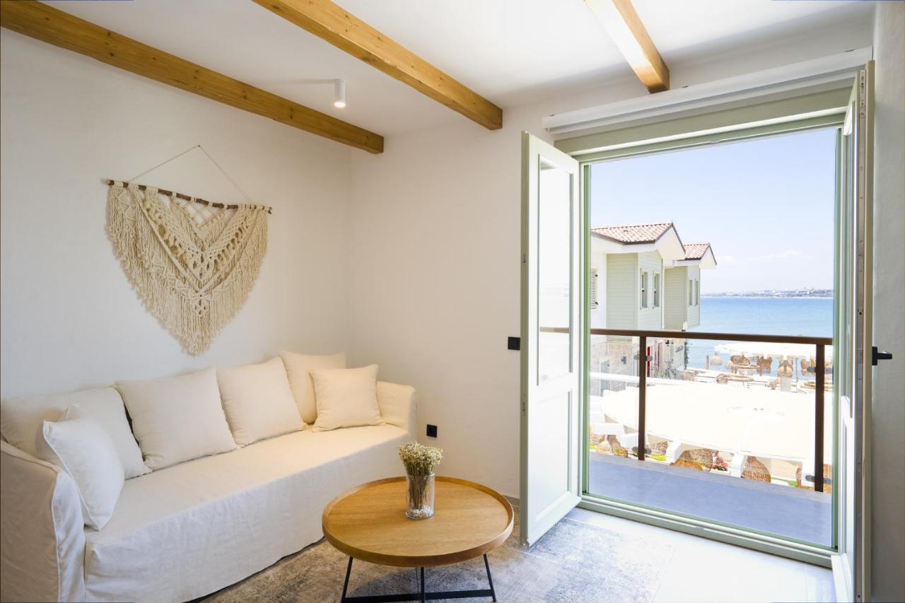 Carpe Diem Boutique - Adults Only Hotel Side