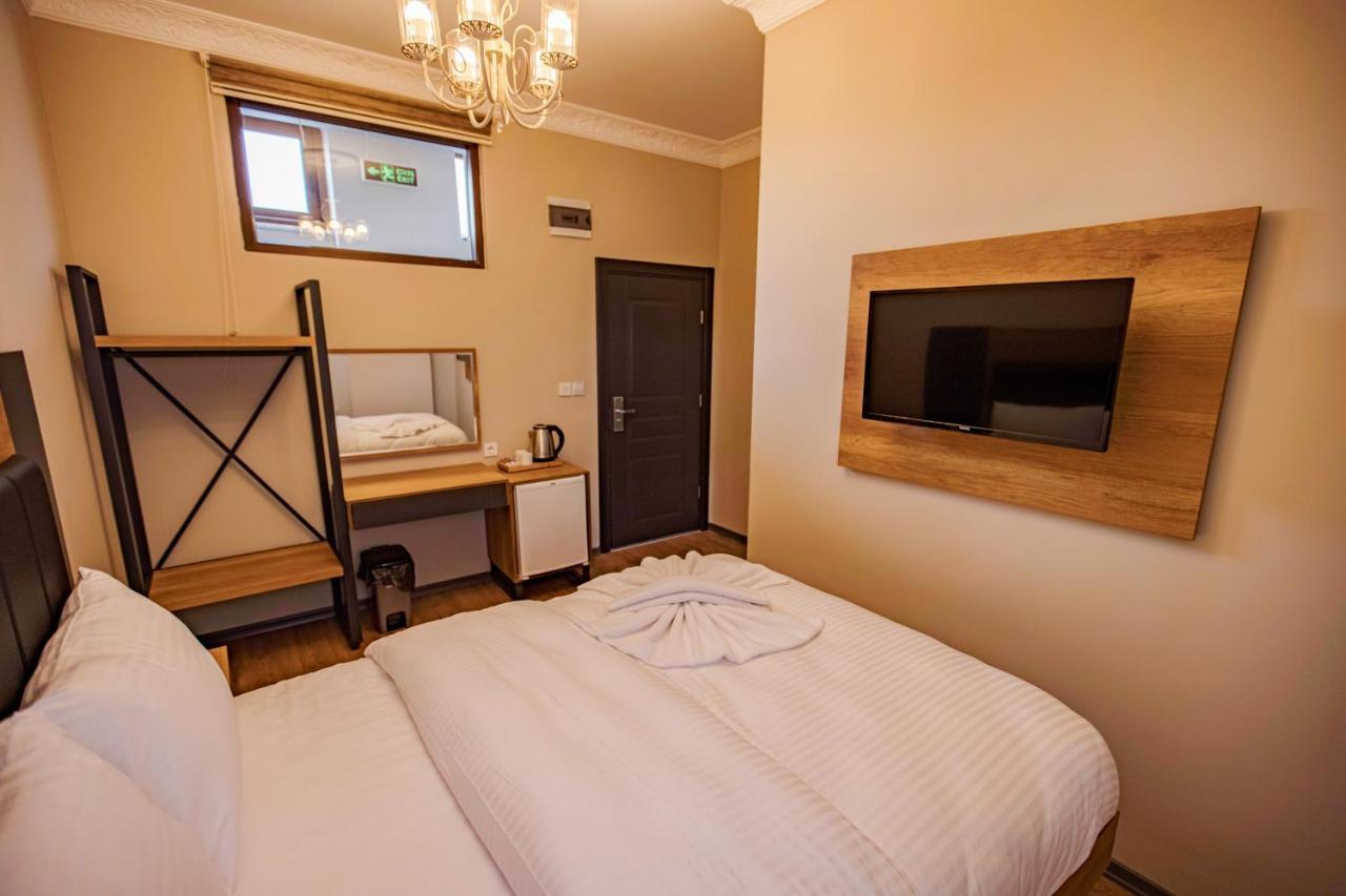 Grand Balyan & Restaurant Hotel
