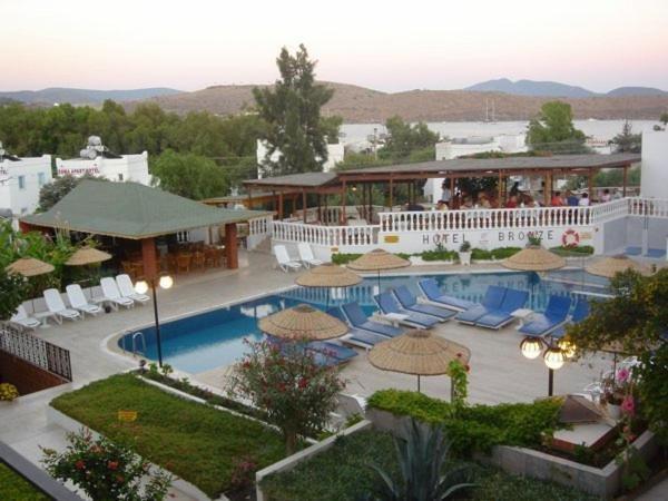 Bronze Hotel 2*