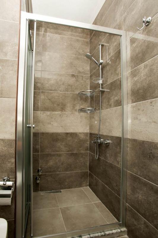 Aparthotel Lebedos *