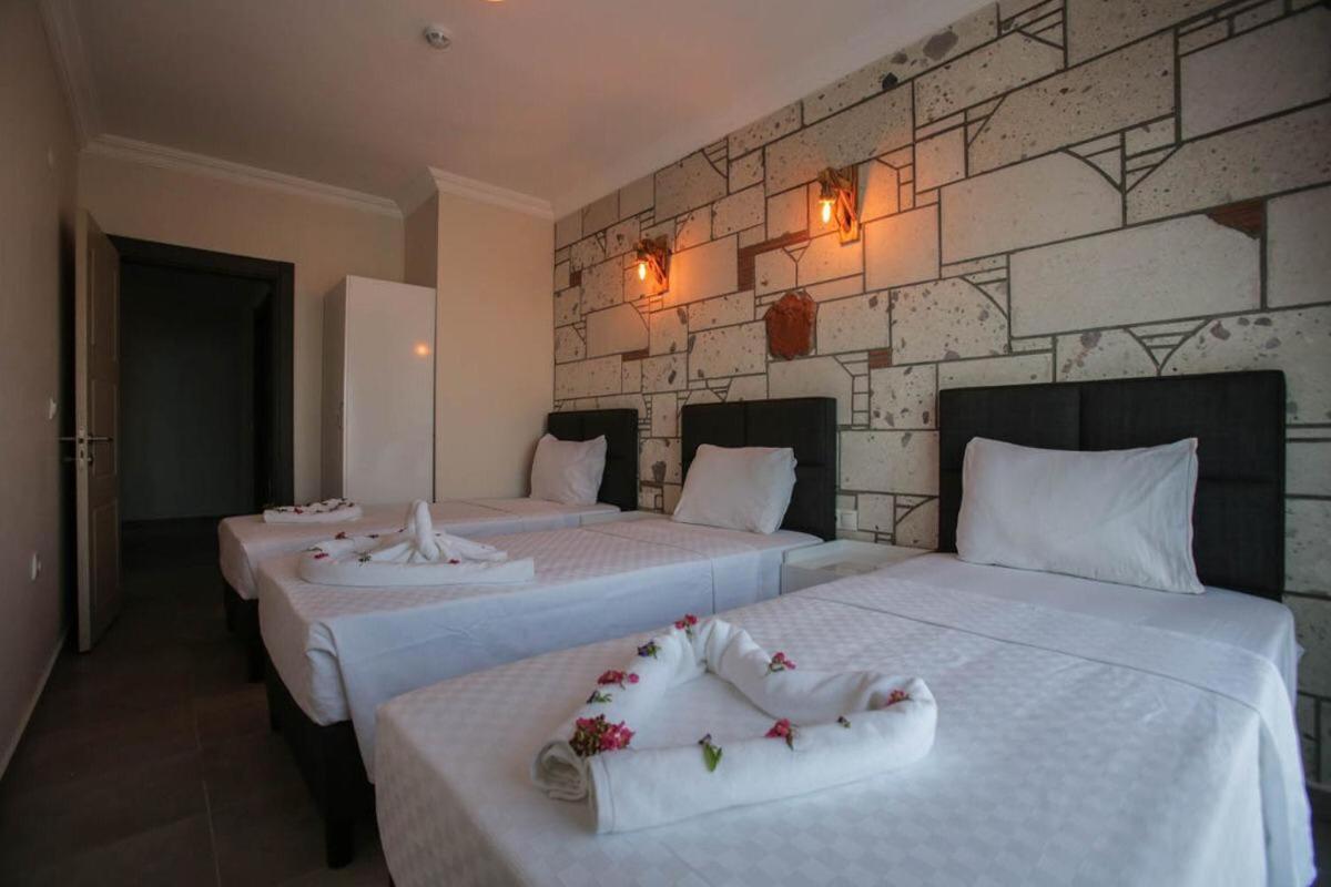 Aparthotel Lebedos *