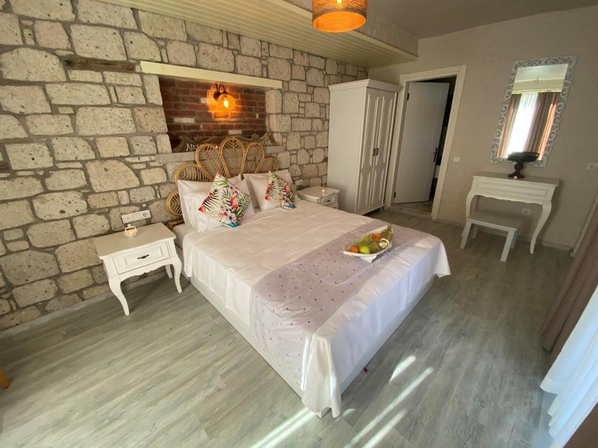 Naz Hotel *