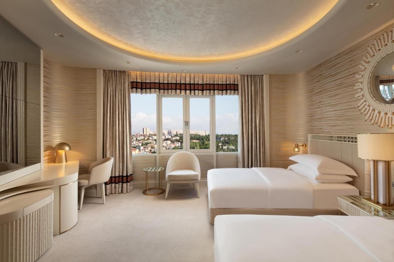 Sheraton & Convention Center Hotel