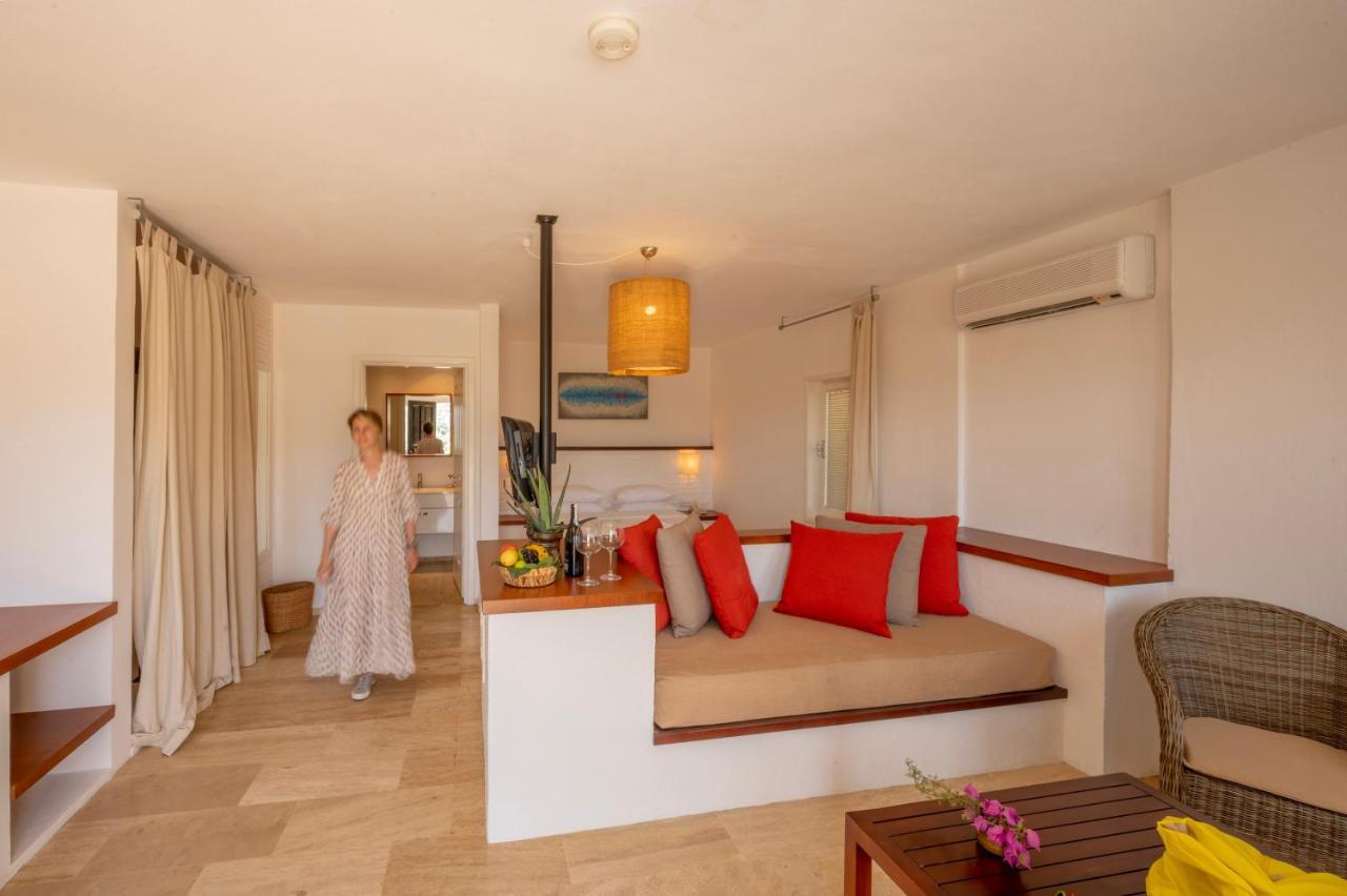 4reasons + Bistro | 12+ Hotel Yalikavak