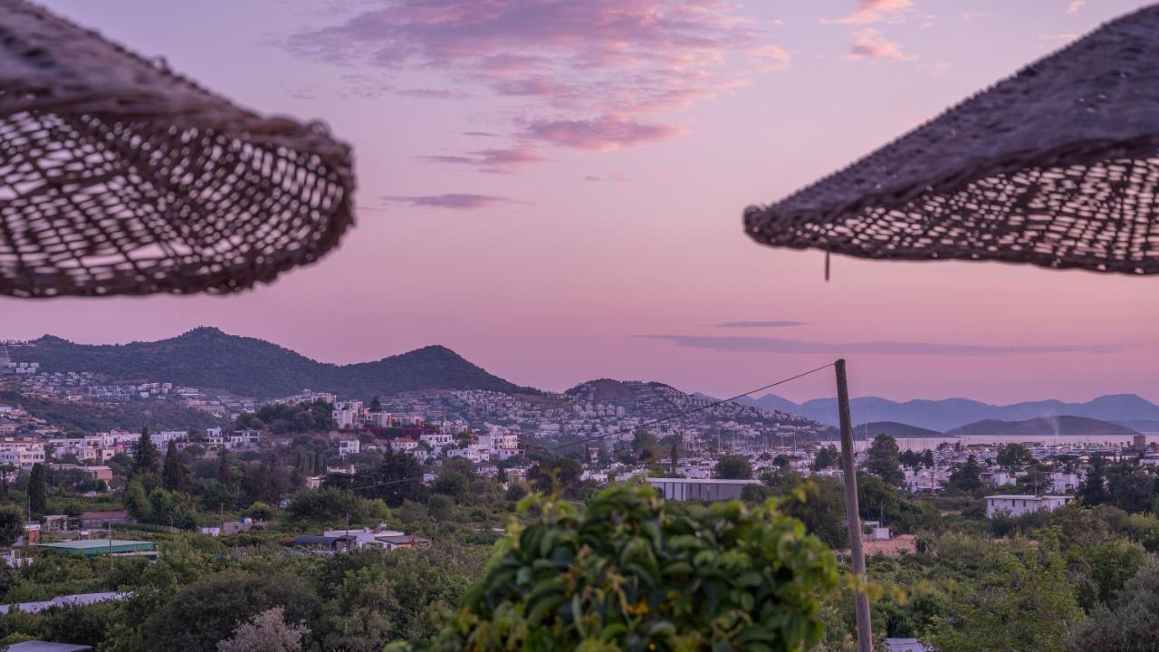 4reasons + Bistro | 12+ Hotel 4*