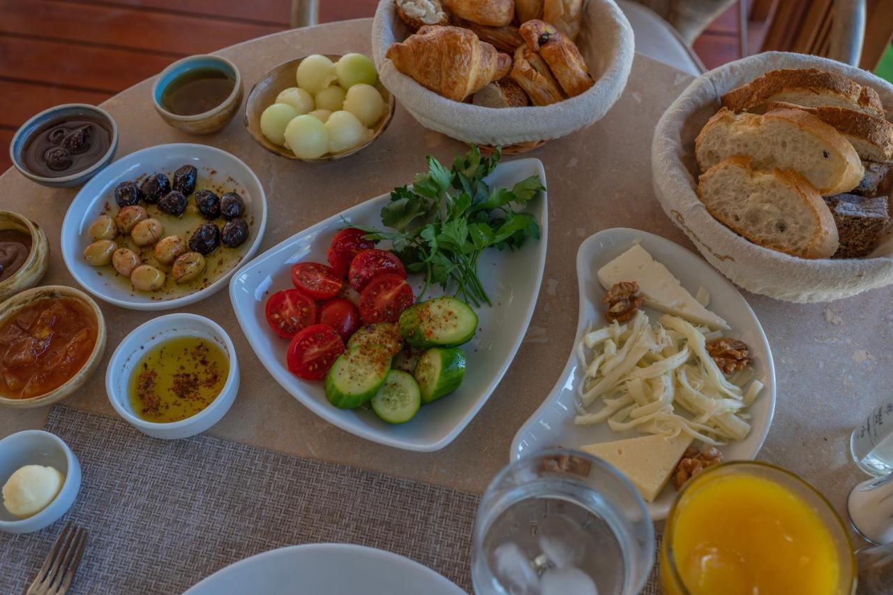 Hotel 4reasons + Bistro | 12+