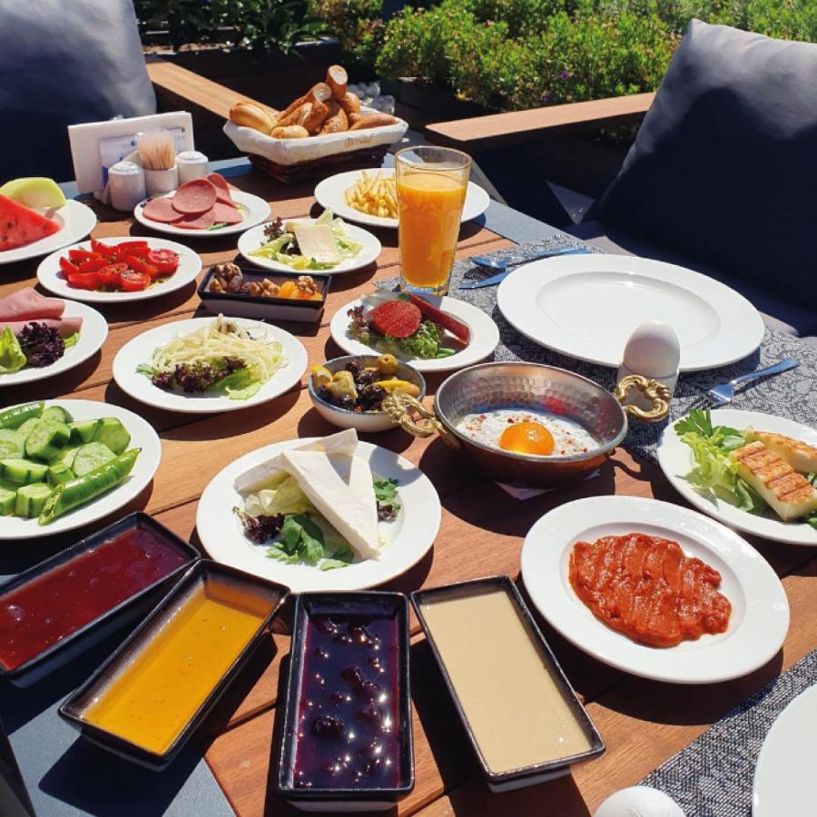 Ramada By Wyndham Aliaga 4*