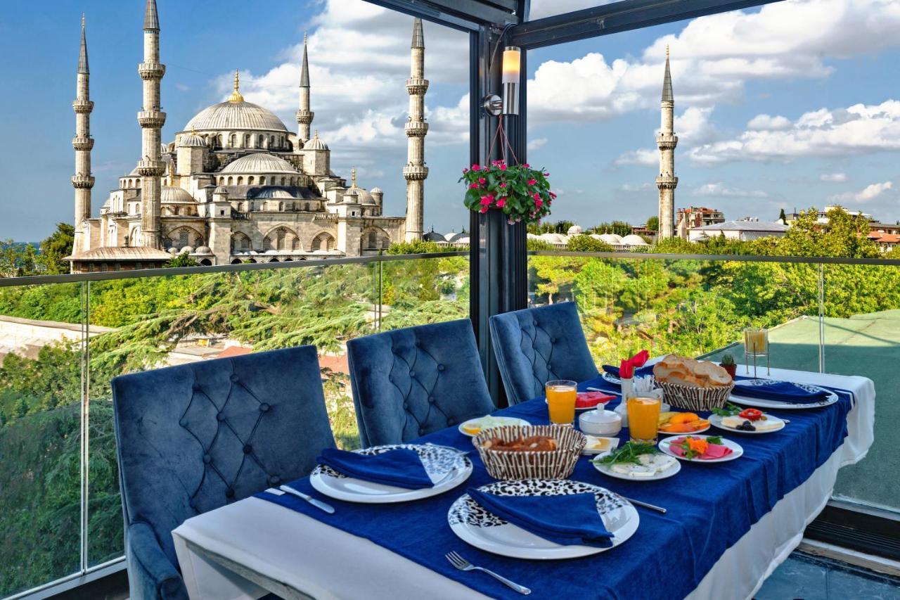 Aristocrat Hotel 3*