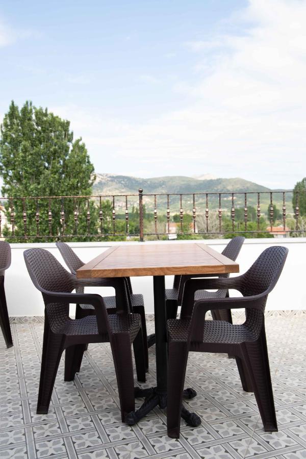 Elia Hotel *
